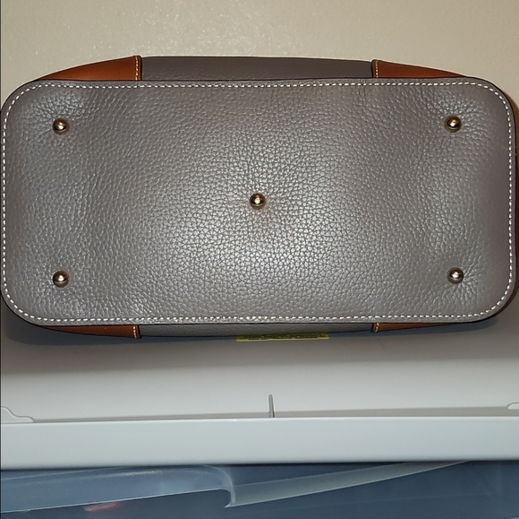 NBU Dooney And Bourke Barlow Satchel In Elephant - Picture 6 of 16